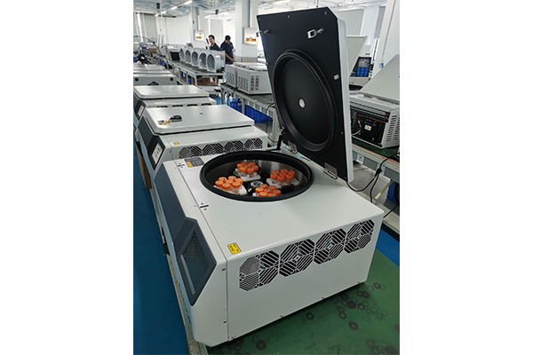 CLT55R/CLT55 Large Capacity Low Speed Refrigerated/Non-refrigerated Centrifuge